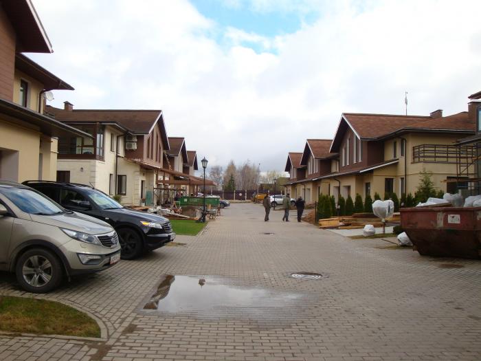 Поселок лесной городок. Поселок резиденция Лесной городок. Резиденция Лесной городок таунхаусы. Поселок таунхаусов Лесной городок. Таунхаусы Лесной городок Одинцовский.