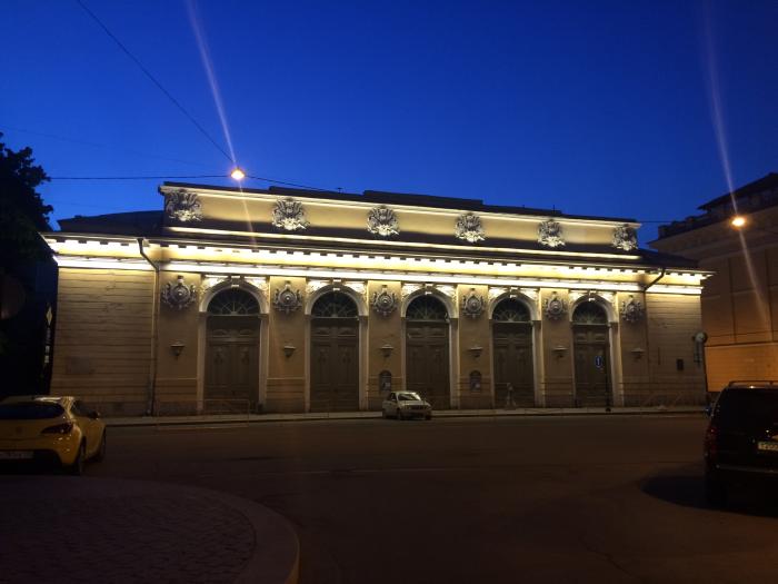 Манеж петербург. Михайловский манеж в Санкт-Петербурге. Михайловский манеж Петербург. Манеж на Манежной площади СПБ. Михайловский манеж 19 век.