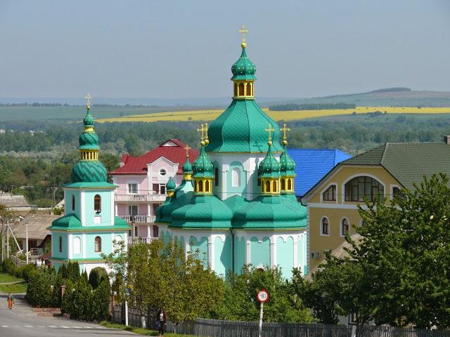 Свято вознесенский банченский монастырь. Вознесенский Банченский монастырь. Свято-Вознесенский Банченский монастырь храм Ксении Петербургской. Зиминский монастырь Украина.