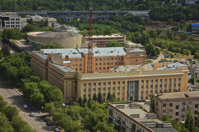 Волгоградский стр. Краснознаменская 17 Волгоград ГУ МВД. Здание ГУ МВД по Волгоградской области. ГУ МВД Волгоград Краснознаменская. Г Волгоград Краснознаменская 17.