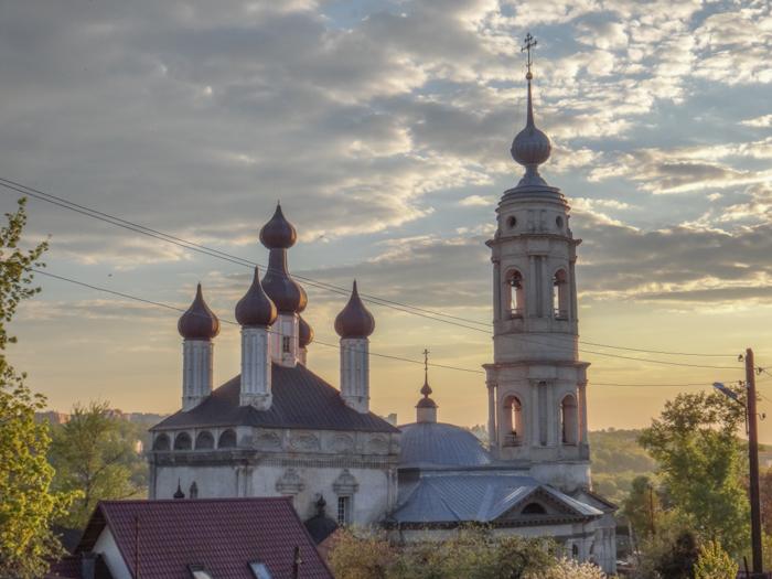 Храм казанской иконы божией матери на калужской. Храм Казанской Божьей матери Калуга. Калуга храм на Подвойского. Ул Подвойского Калуга. Церковь Преображения под горой Калуга.