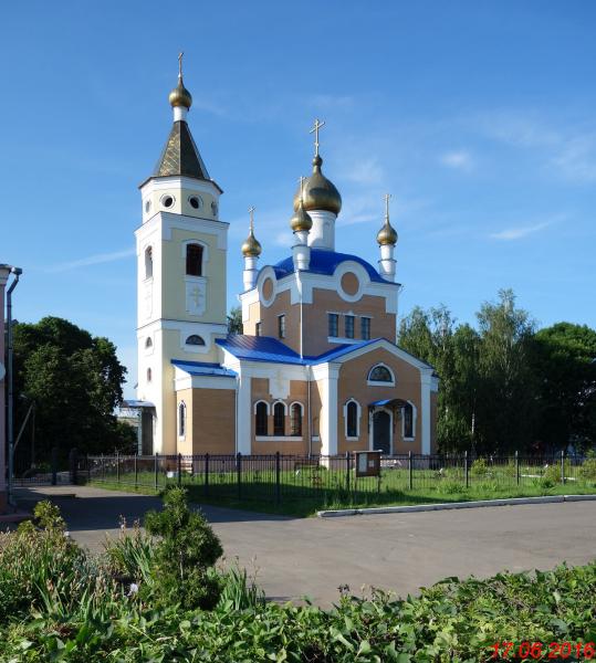 Змиевка орловская область. Храм Вознесения Господня Змиевка. Храм Вознесения Господня п. Змиевка. Храм Вознесения Господня в поселке Змиевка. Змиёвка Орловская область.