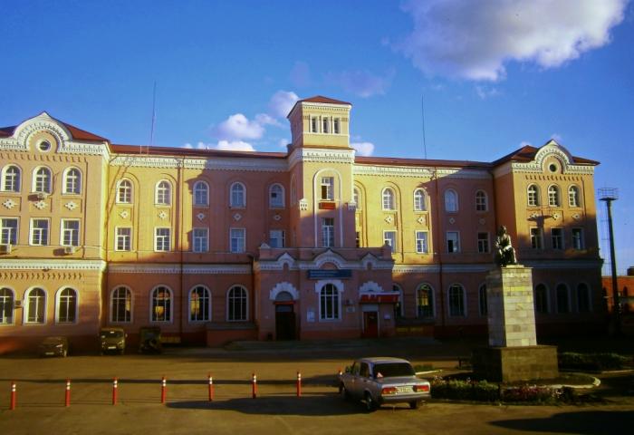 Улица воронежская борисоглебск. Архитектура города Борисоглебска Воронежской. Вокзал Борисоглебск. Железнодорожная станция Борисоглебск. Воронежская область, город Борисоглебск. Железнодорожный вокзал.