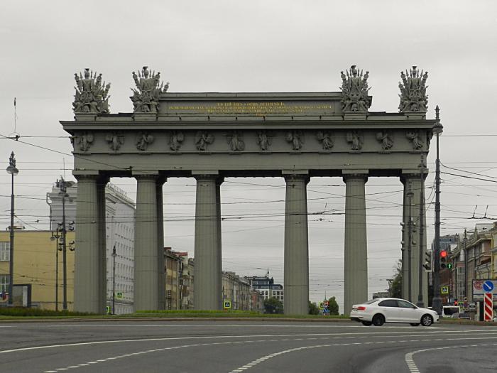 Фото на московских воротах