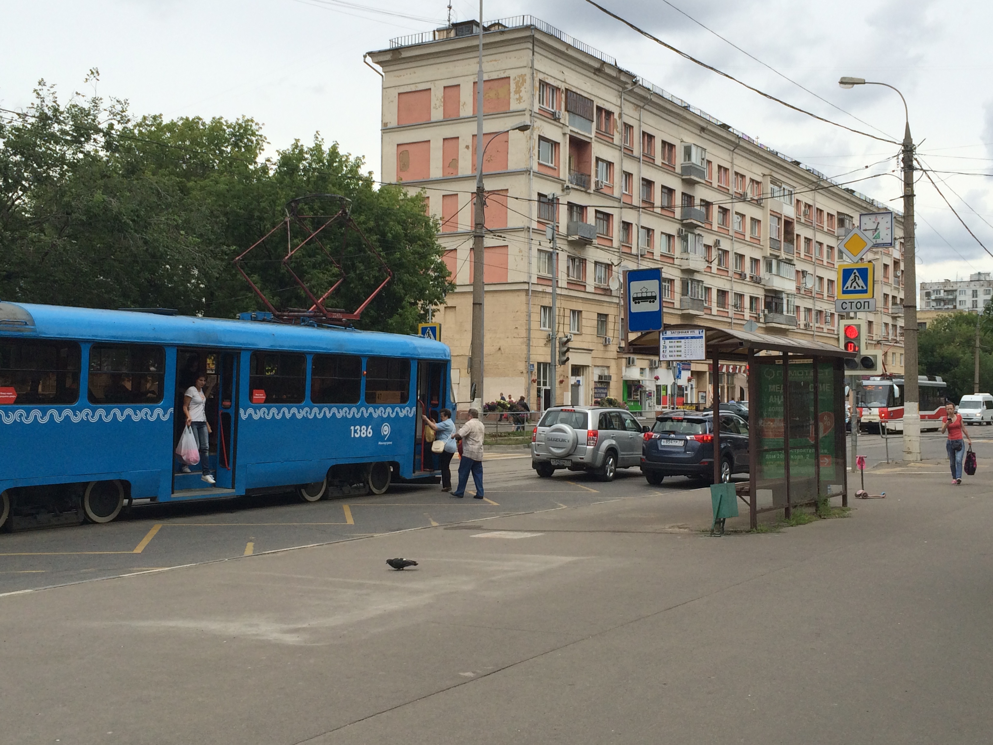 остановка трамвая в москве