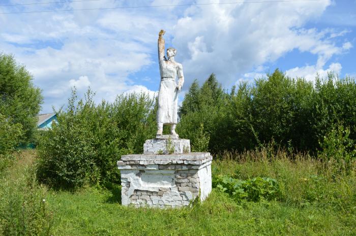 Спирово тверь. Памятники в Спирово Тверской области. Памятники п. Спирово. Памятники архитектуры в п.Спирово Тверской области. Спирово достопримечательности.