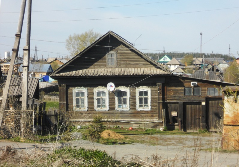 Город краснотурьинск улица. Средняя 53 Краснотурьинск. Комсомольская улица Краснотурьинск. Дом Федорова Краснотурьинск. Краснотурьинск ключик 40.