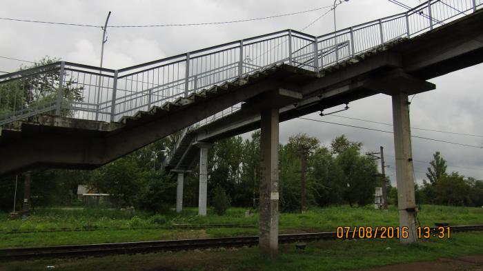 свайно эстакадный мост жд. эстакадный железнодорожный мост. путепровод ржд. железнодорожный пешеходный мост киров. ж/д эстакада.