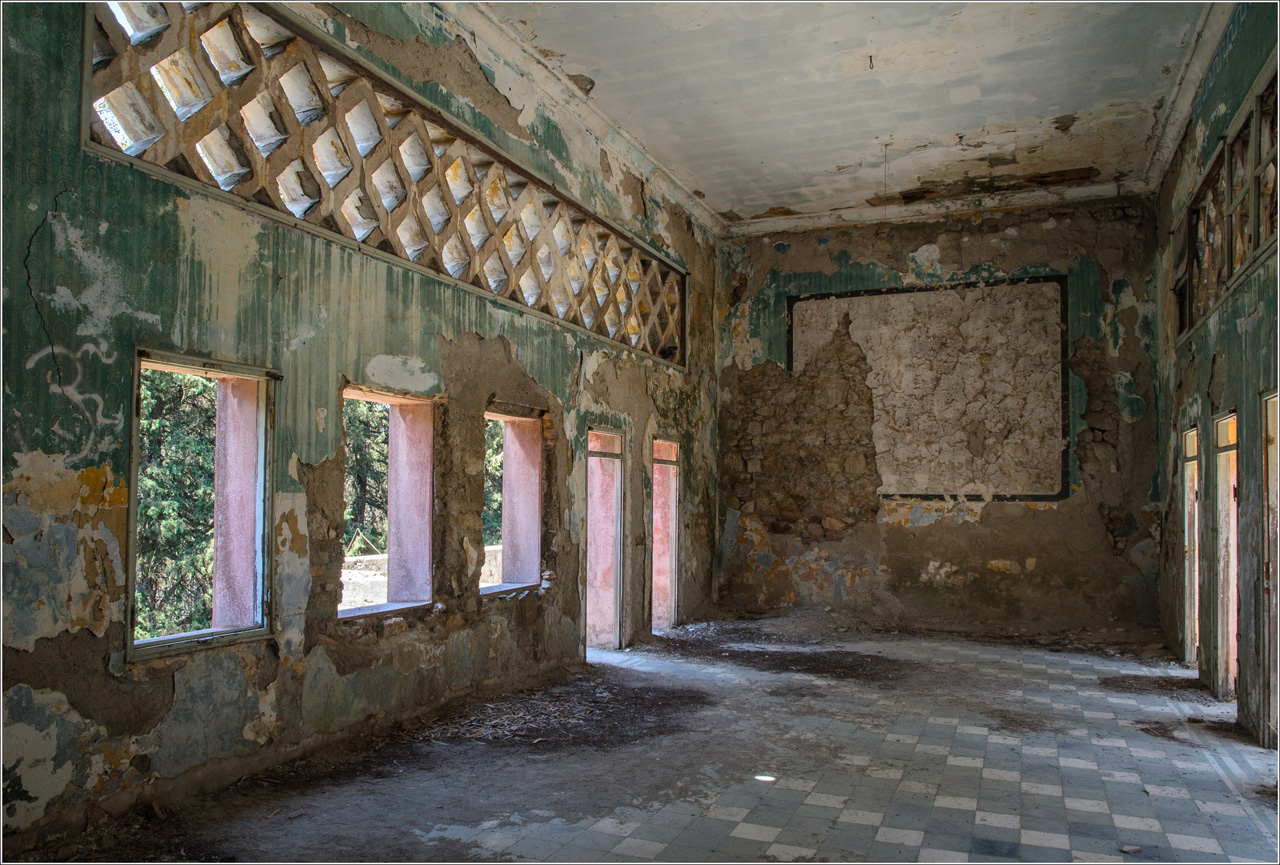 The ruins of Italian palace - Eleoussa - Eleousa (Rhodos)