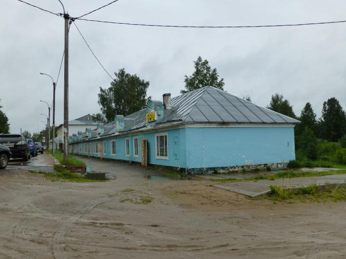 Торговый ряд магазинов - Кичменгский Городок