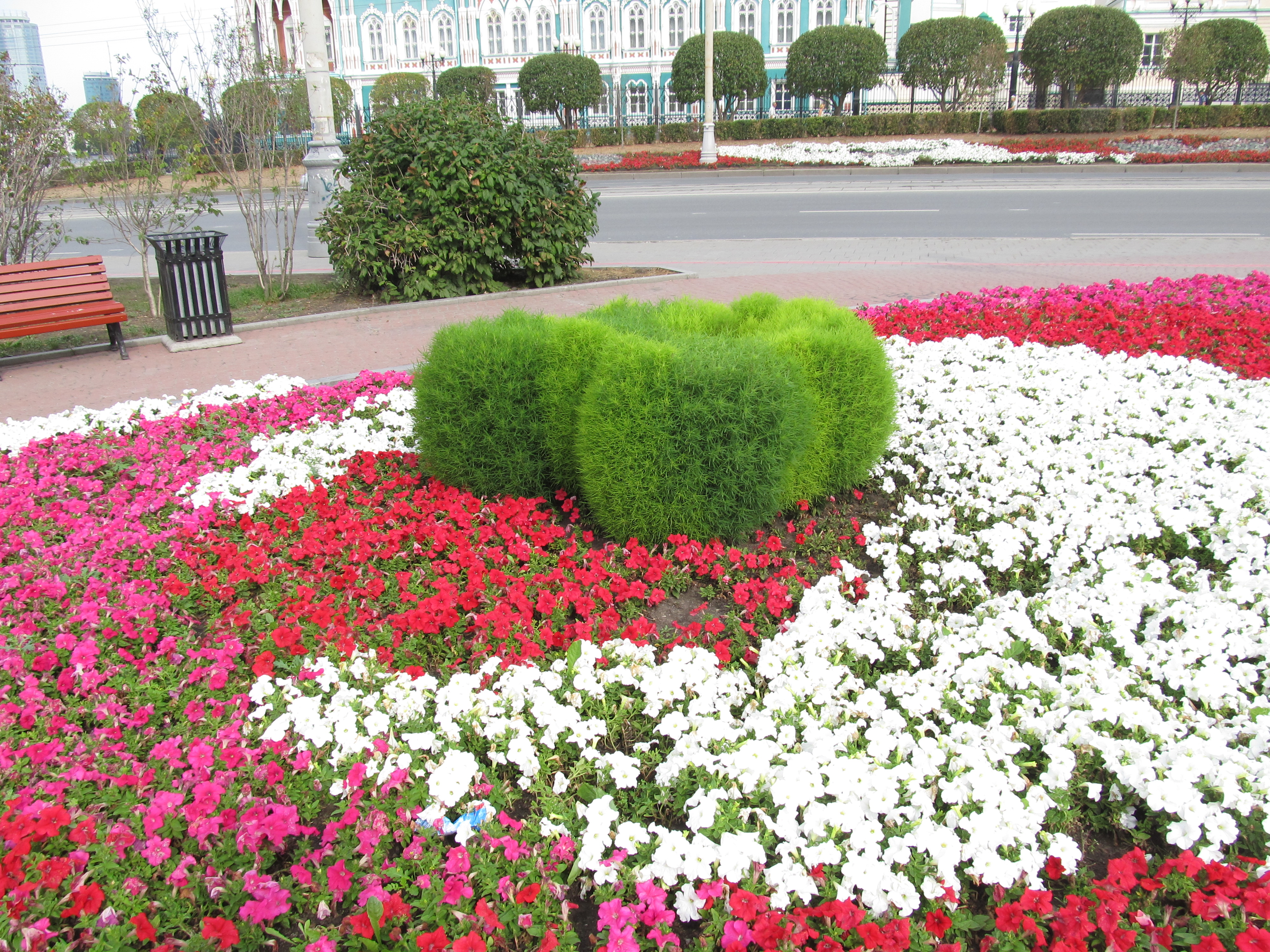 Клумба екб. Клумбы Екатеринбурга.