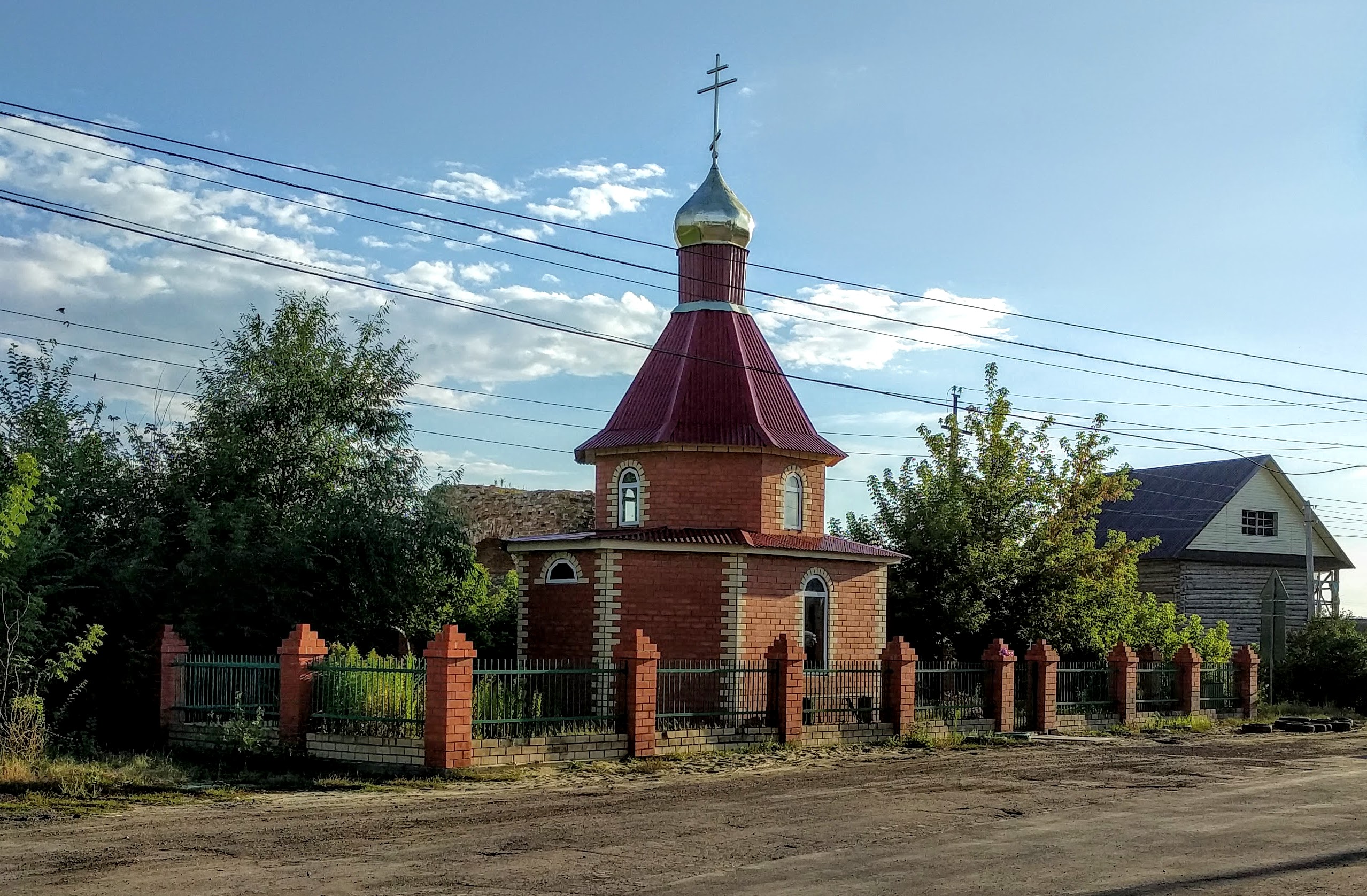 Села ульяновск. Храм Луговое Ульяновск. Храм в селе Луговое Ульяновск. Часовня старое Шигалеево. Ульяновск часовня здание.