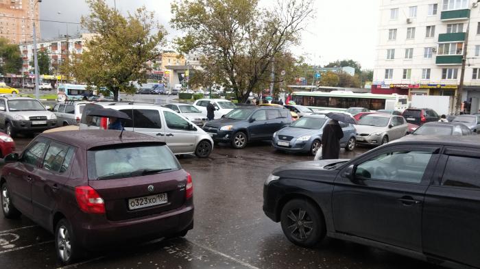 Парковка 7. Парковки Москвы в 2000 е. Автостоянка у седьмой школы. Парковка Дзержинского 1/8. Стоянка Дзержинского 11 Рязань.