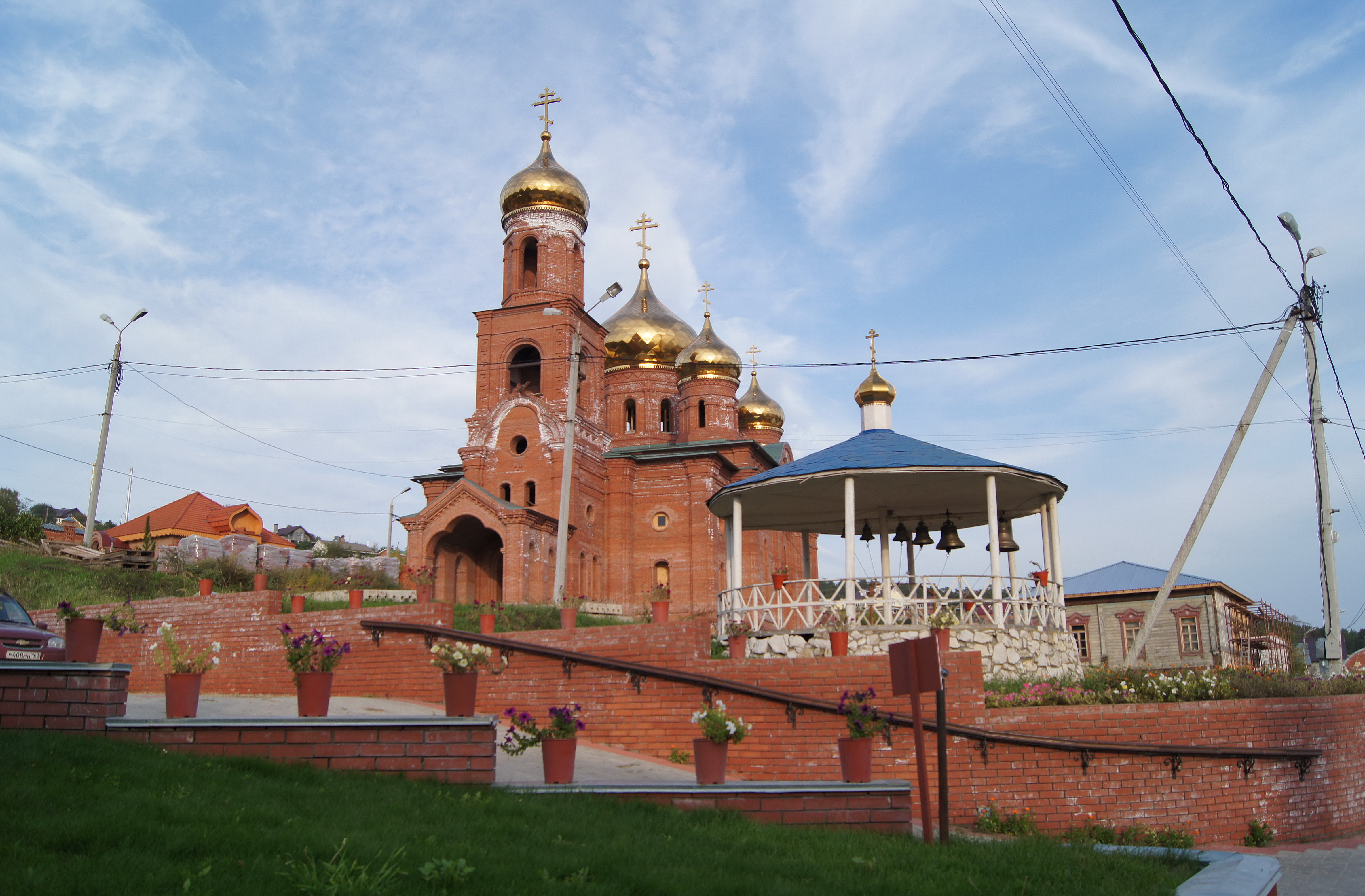 Монастырь тольятти. Воскресенский монастырь (Тольятти). Воскресенский мужской монастырь Тольятти. Монастырь Тольятти Портпоселок. Мужской монастырь в Тольятти в Портпоселке.