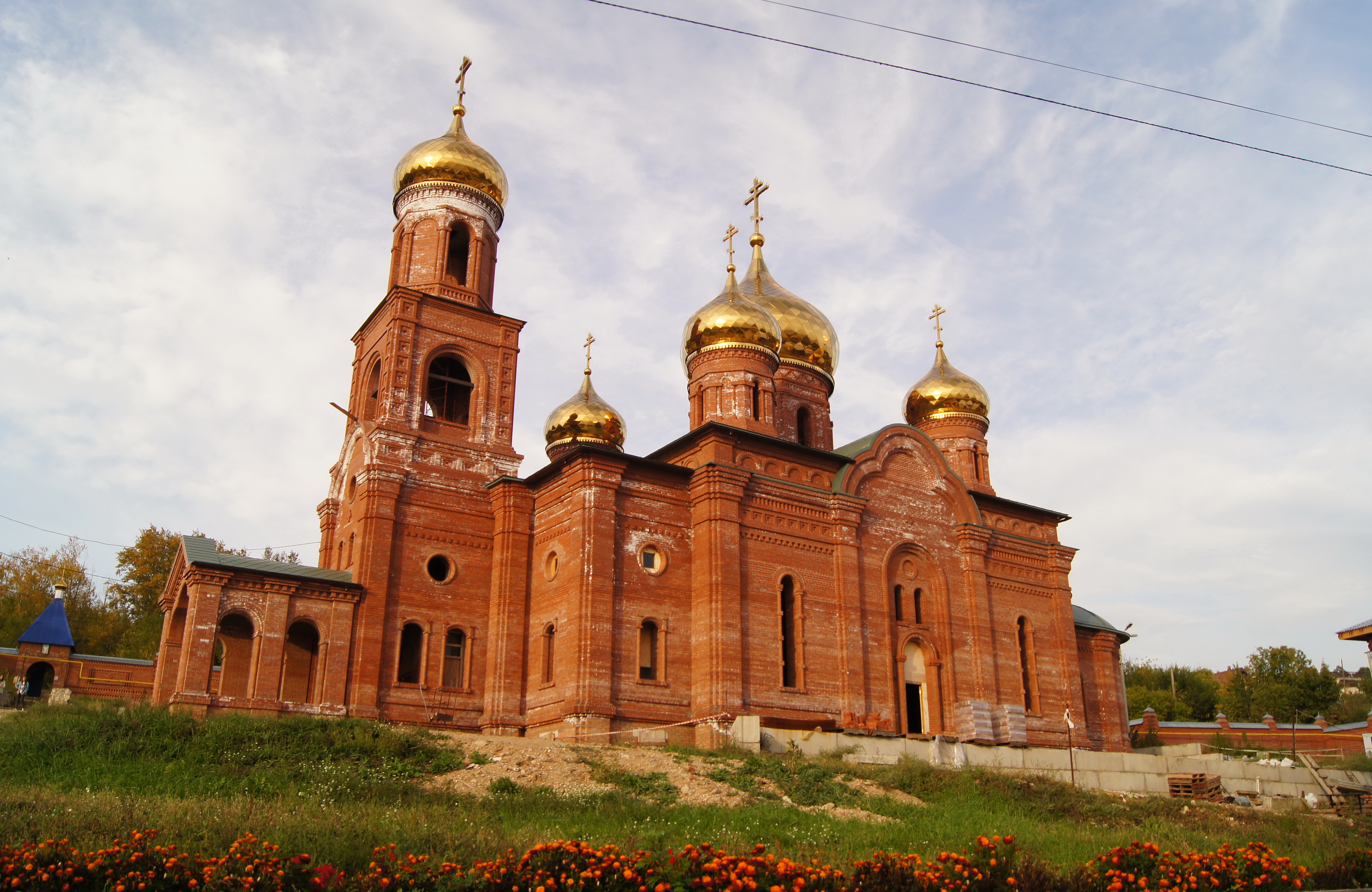 Монастырь тольятти. Воскресенский монастырь (Тольятти). Воскресенский мужской монастырь Тольятти. Монастырь Тольятти Портпоселок. Мужской монастырь в Тольятти в Портпоселке.