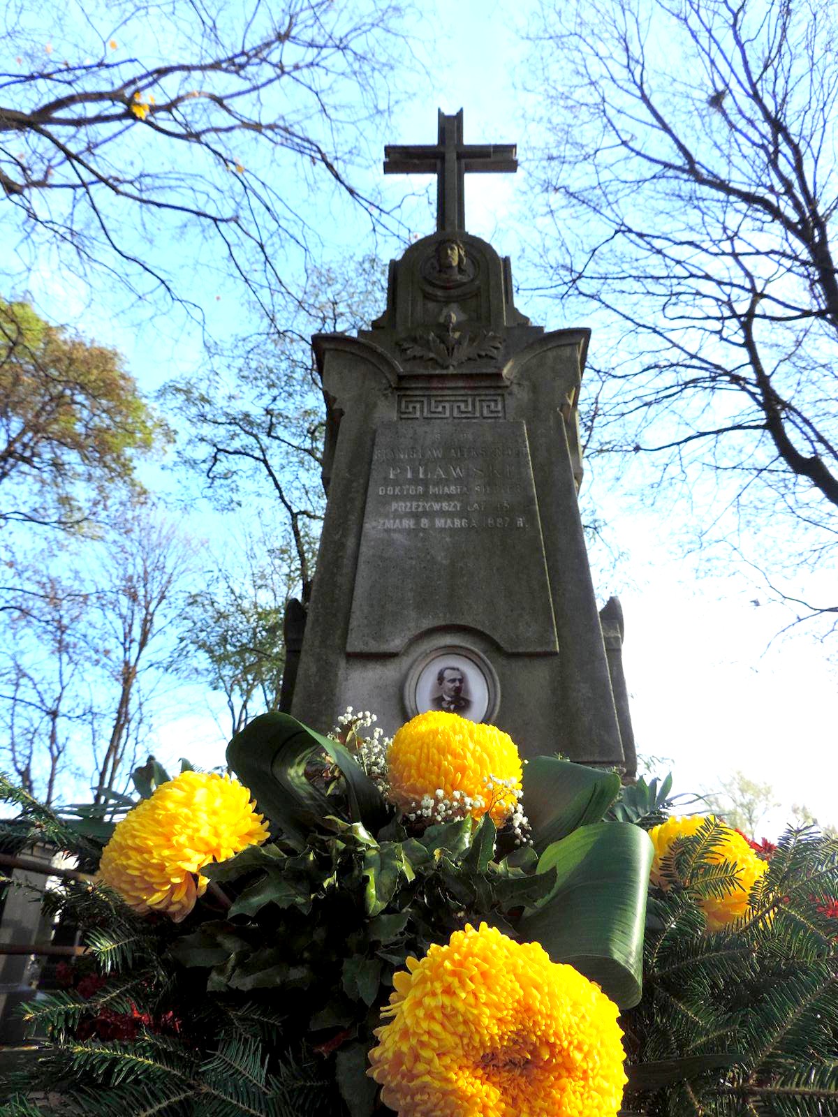 The tomb of Pilawski family - Warsaw