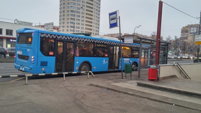 Химкинское метро. Черемушки автобус. Автобус новые Черемушки. Остановка Черемушки. Автобусный парк метро Калужская.