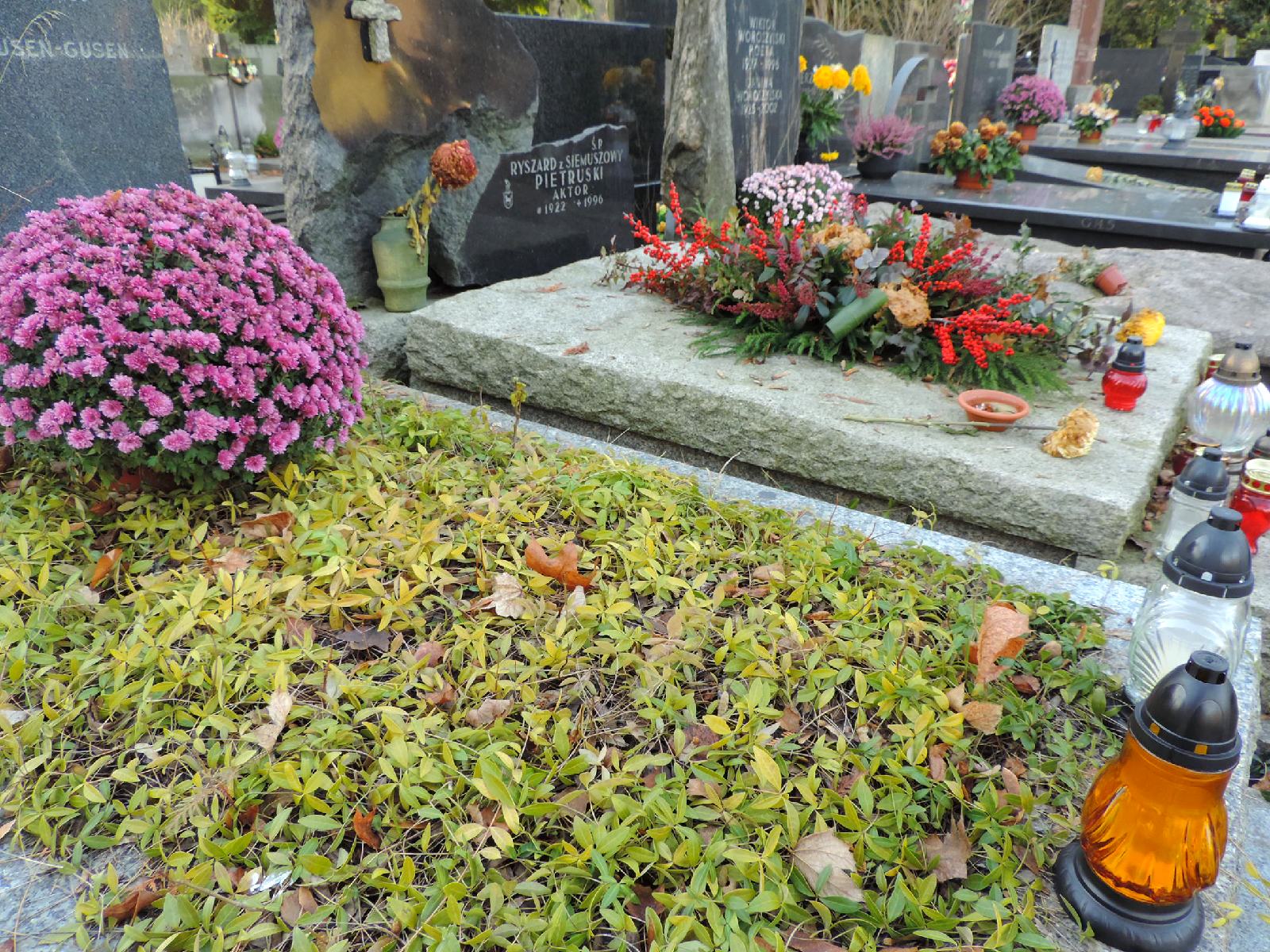 The tomb of Ryszard Pietruski - Warsaw | memorial, grave