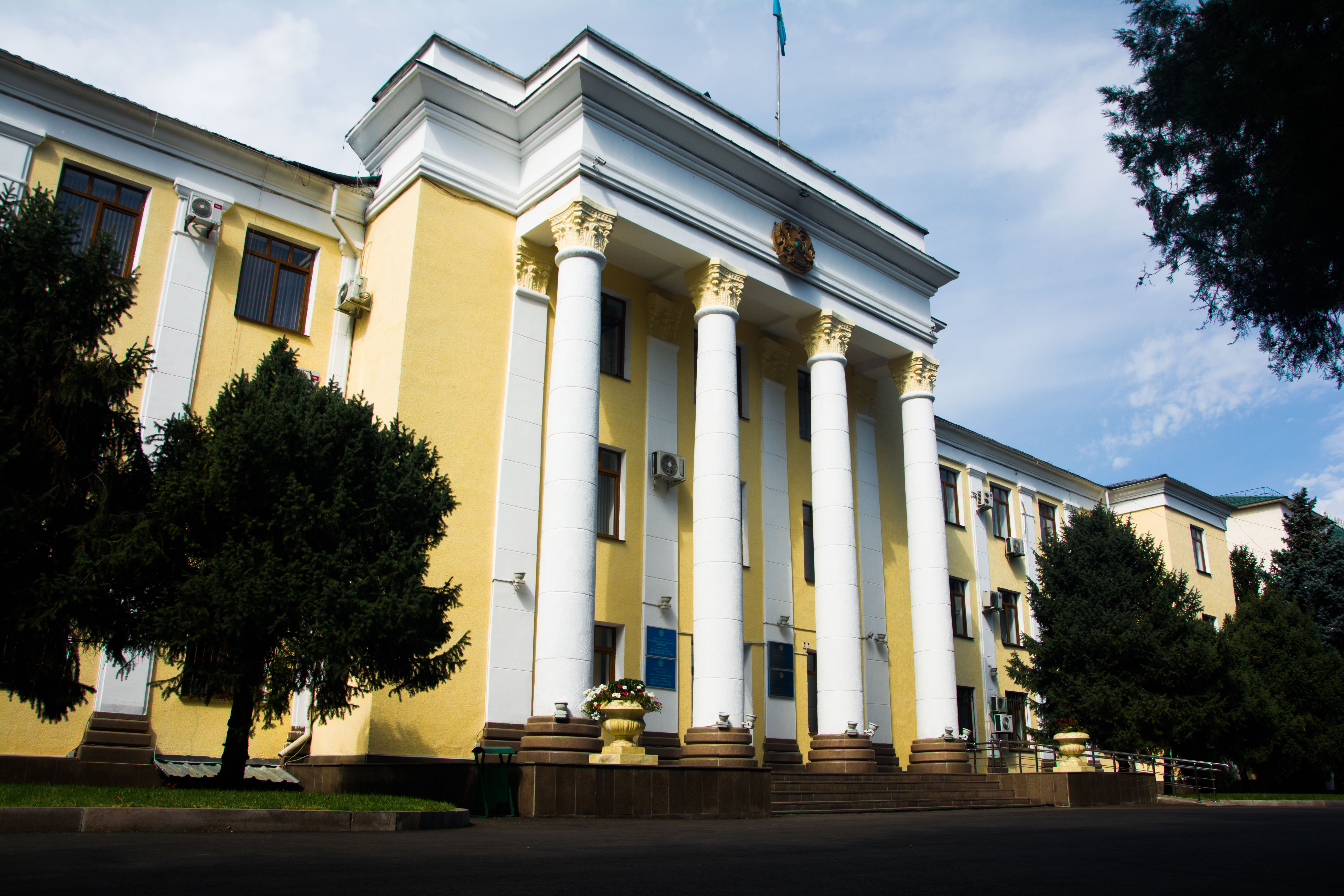 городской акимат г. акимат талдыкорган. акимат города талдыкорган. акимат города талдыкорган. талды-курган казахстан.