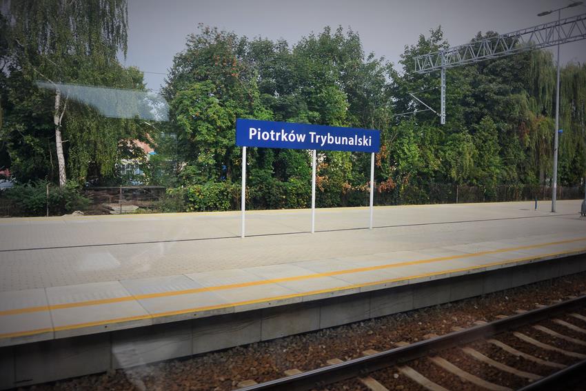 Dworzec Autobusowy W Piotrkowie Trybunalskim PKP Piotrków Trybunalski - Piotrków Trybunalski