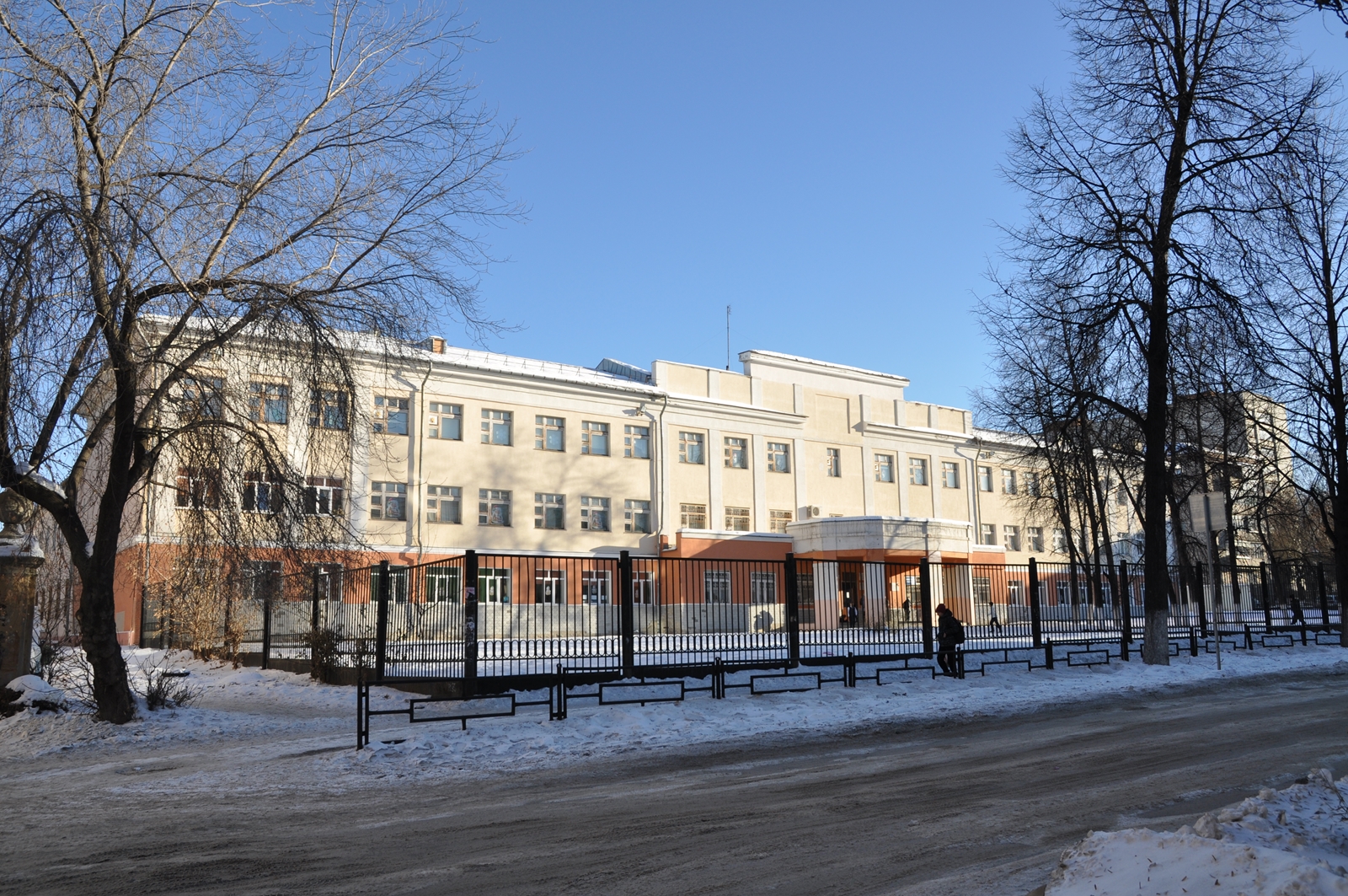 Школа 77 екатеринбург. Школа №67. Школа номер 77 Екатеринбург. МАОУ СОШ 67 Екатеринбург.
