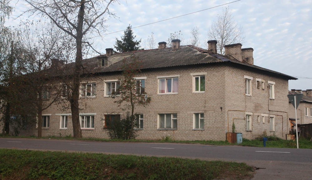 Двухэтажка. Торопец улица Советская 130р. Советская 125 Торопец. Торопец ул. Советская д.12. Торопец Черемушки.
