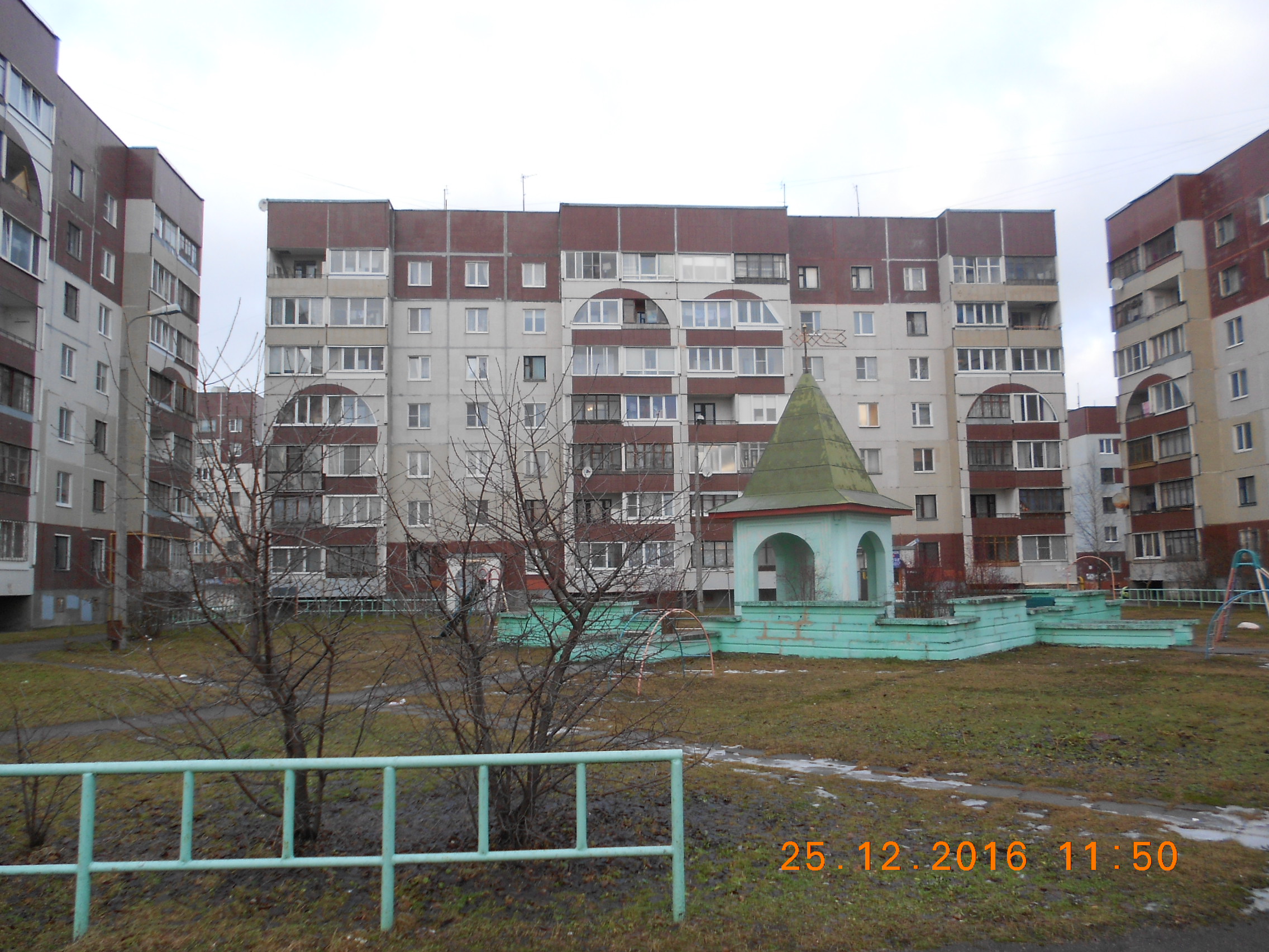 дом 1998. кирпичная 8 а дом ижевск. дом 1998.