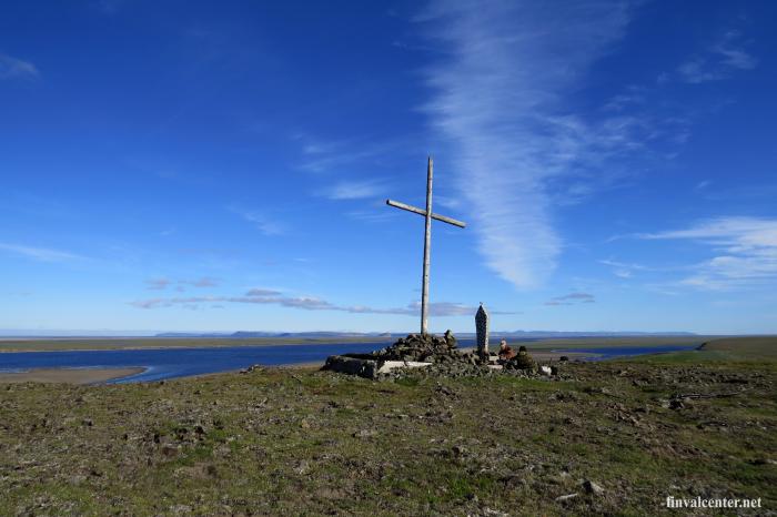 Len island. Америка Хая. Гора Америка-Хая. Могила де Лонга. Острова Усть Дунайска.