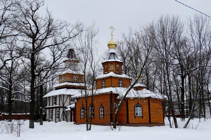 Храм архиепископа луки. Церковь Луки Крымского Саранск. Церковь Луки архиепископа Крымского Санкт-Петербург.