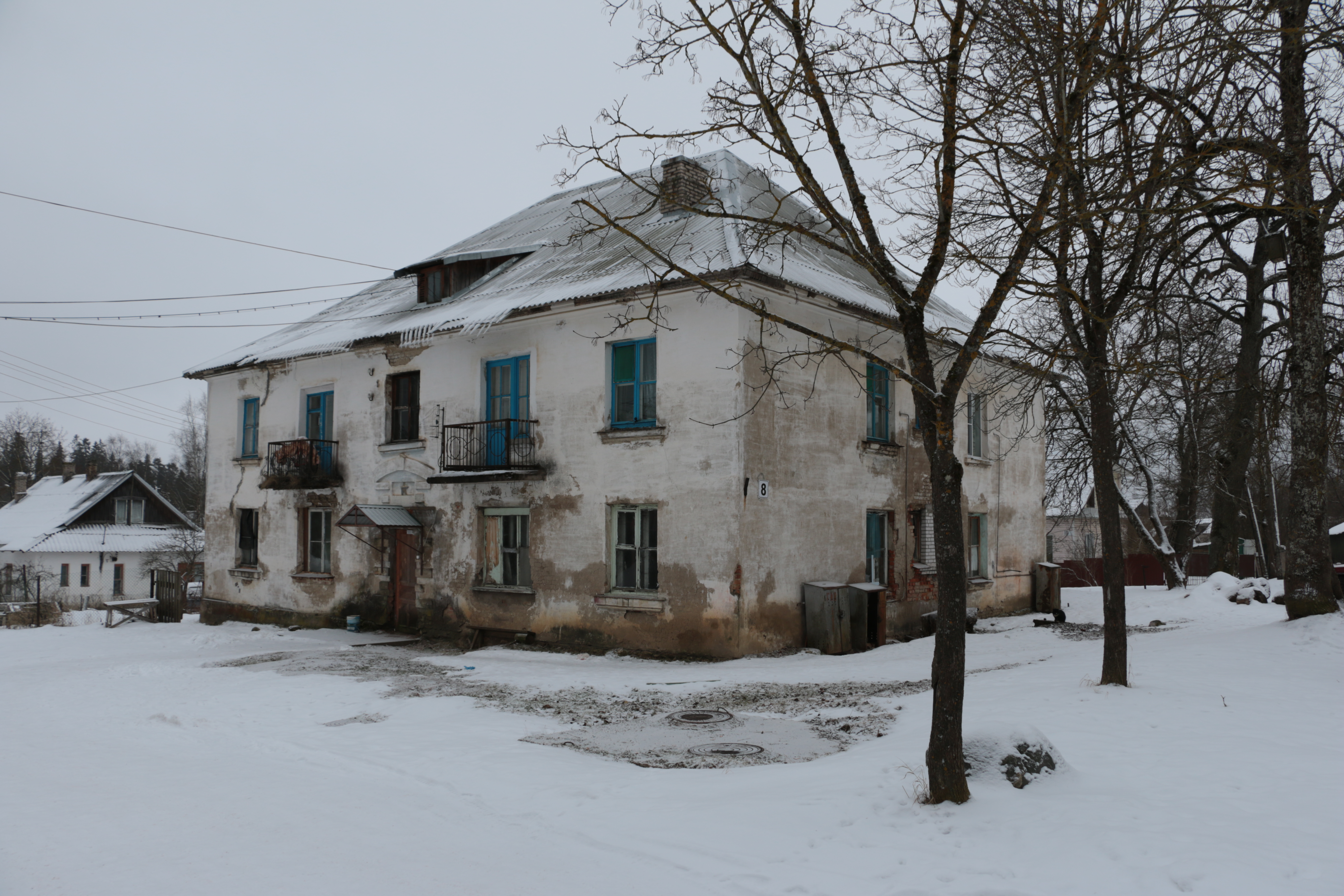 Погода в калитино. Поселок Калитино Волосовский район. 2к.кв.Калитино. Калитино амбулатория. Красивые дома в Калитино.