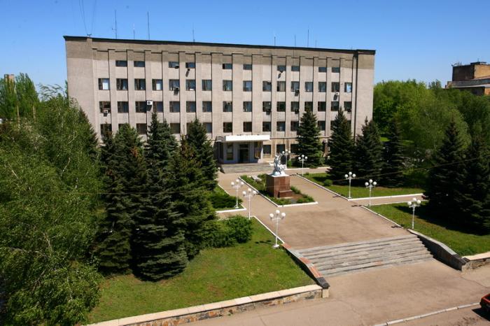 Город дзержинск донецкой. Торецк Дзержинск. Дзержинск Донецкая область горисполком. Торецк Дзержинск Донецкая область.