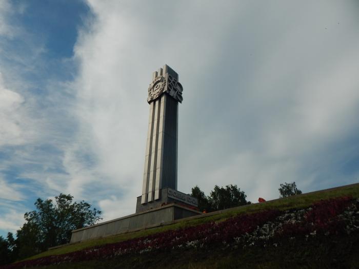 строитель железногорск красноярский. железногорск площадь победы. железногорск красноярский край мемориал победы (стела «ника»). памятник королеву в железногорске красноярского. железногорск стелла строителям города.