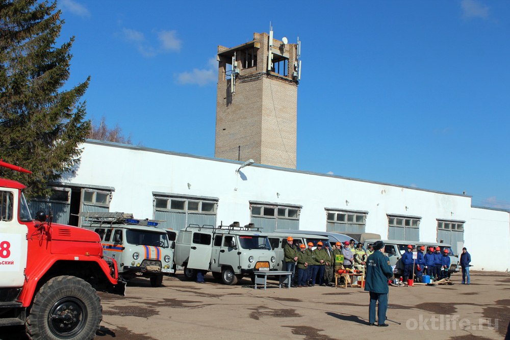 Пожарные части г. Пожарная часть города Октябрьский Башкортостан. Пожарная часть в городе Октябрьском РБ. Пожарная часть Хажиев РБ Г.Октябрьский. Пожарная часть металлургического завода.