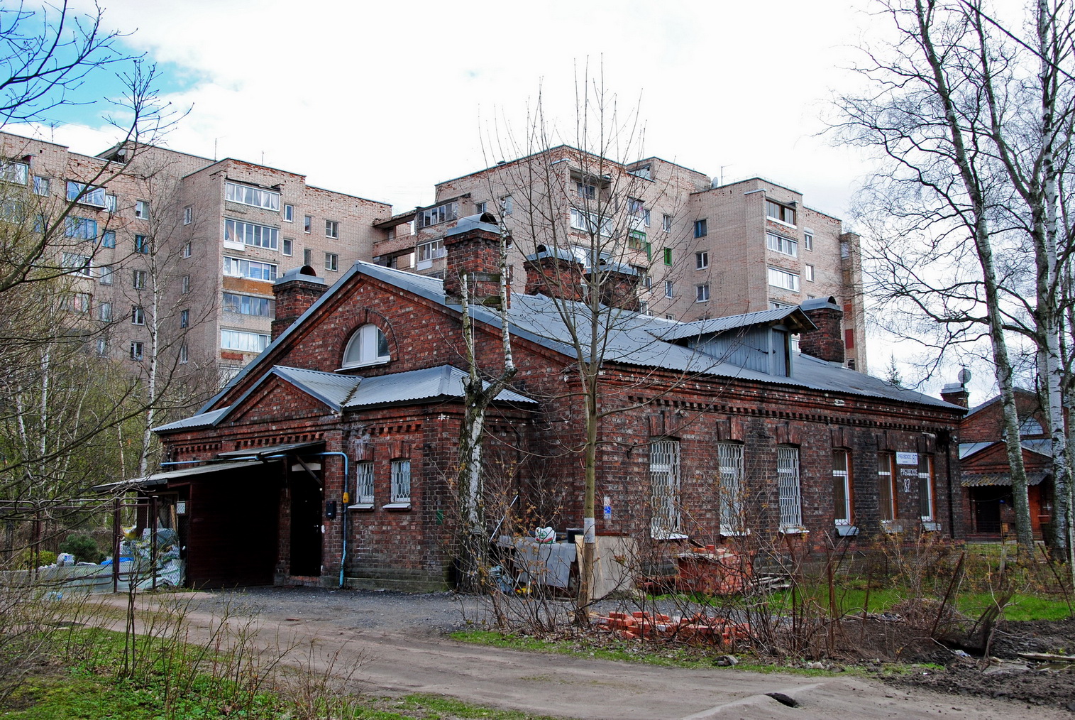 Рябовское шоссе. Рябовское шоссе 87а. Рябовское шоссе СПБ. Ржевская Слобода. Офицерские казармы на Рябовском шоссе.