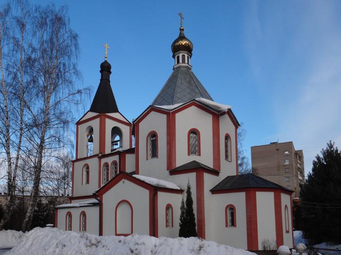 Храм в кокошкино. Софийский храм Кокошкино. Кокошкино храм надежды веры надежды Любови. Кокошкино Москва Церковь.