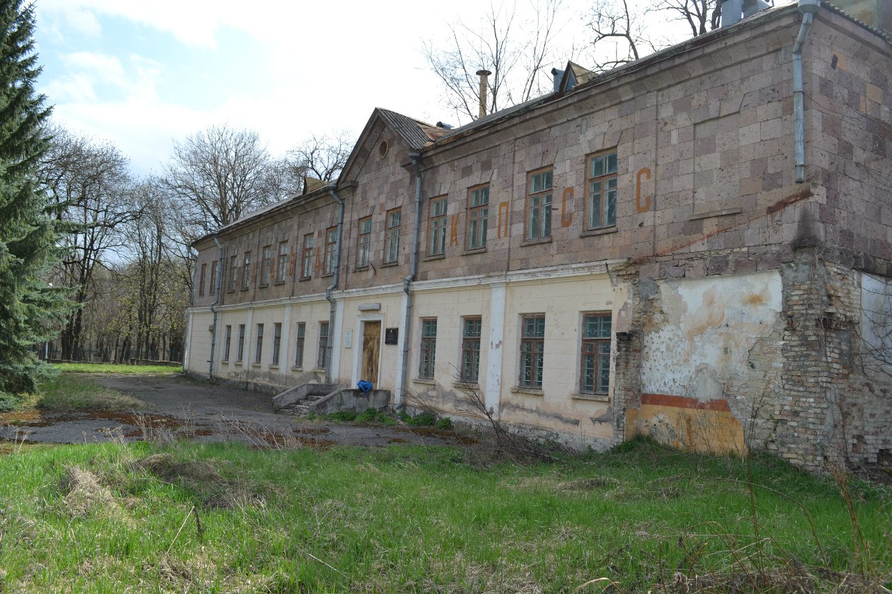 амбулатория анджиевский. амбулатория анджиевский. заброшенные здания ессентуки. санаторий волжская здравница зал лфк. анджиевского санаторий пятигорск.