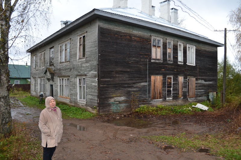 Лычково новгородская область демянский. Село Лычково Новгородской области Демянский район. Село Лычково Демянск. Школа Лычково Демянский район. Демянск многоквартирные дома.