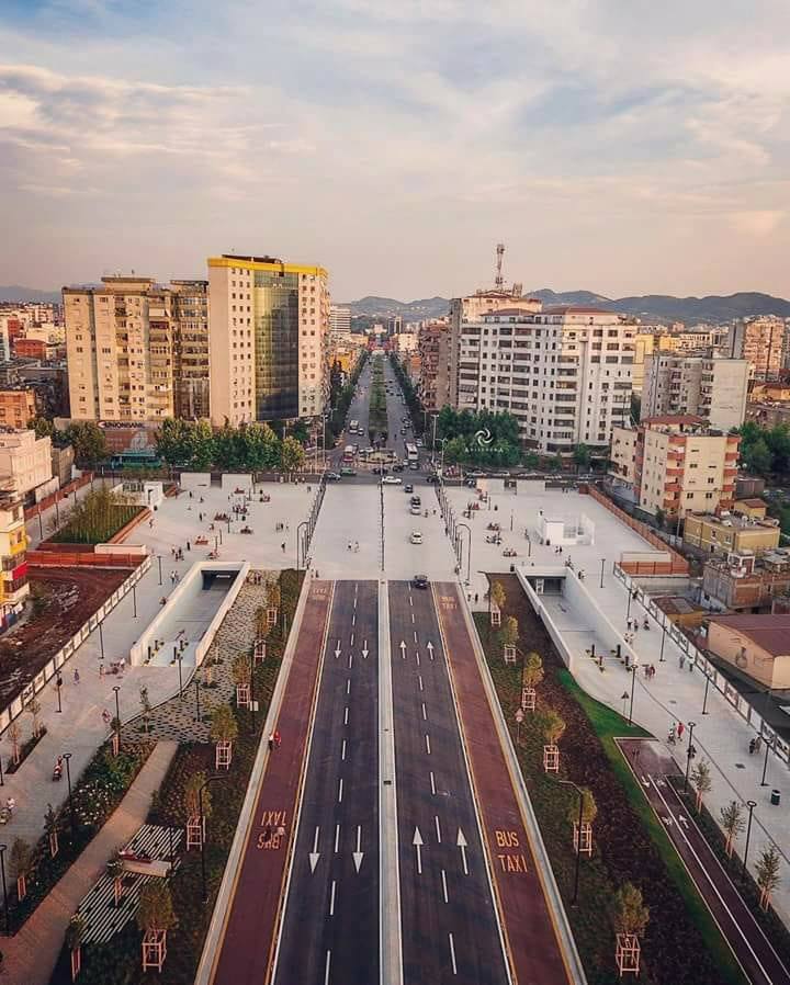 Страна столицы тирана. Tirana город. Тирана Албания. Тирана столица. Тирана центр города.