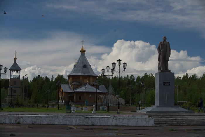 Вуктыл. Вуктыл храм Благовещения Пресвятой Богородицы. Памятник Вуктыл Республика Коми. Достопримечательности Вуктыла Республики Коми. Вуктыл Церковь.