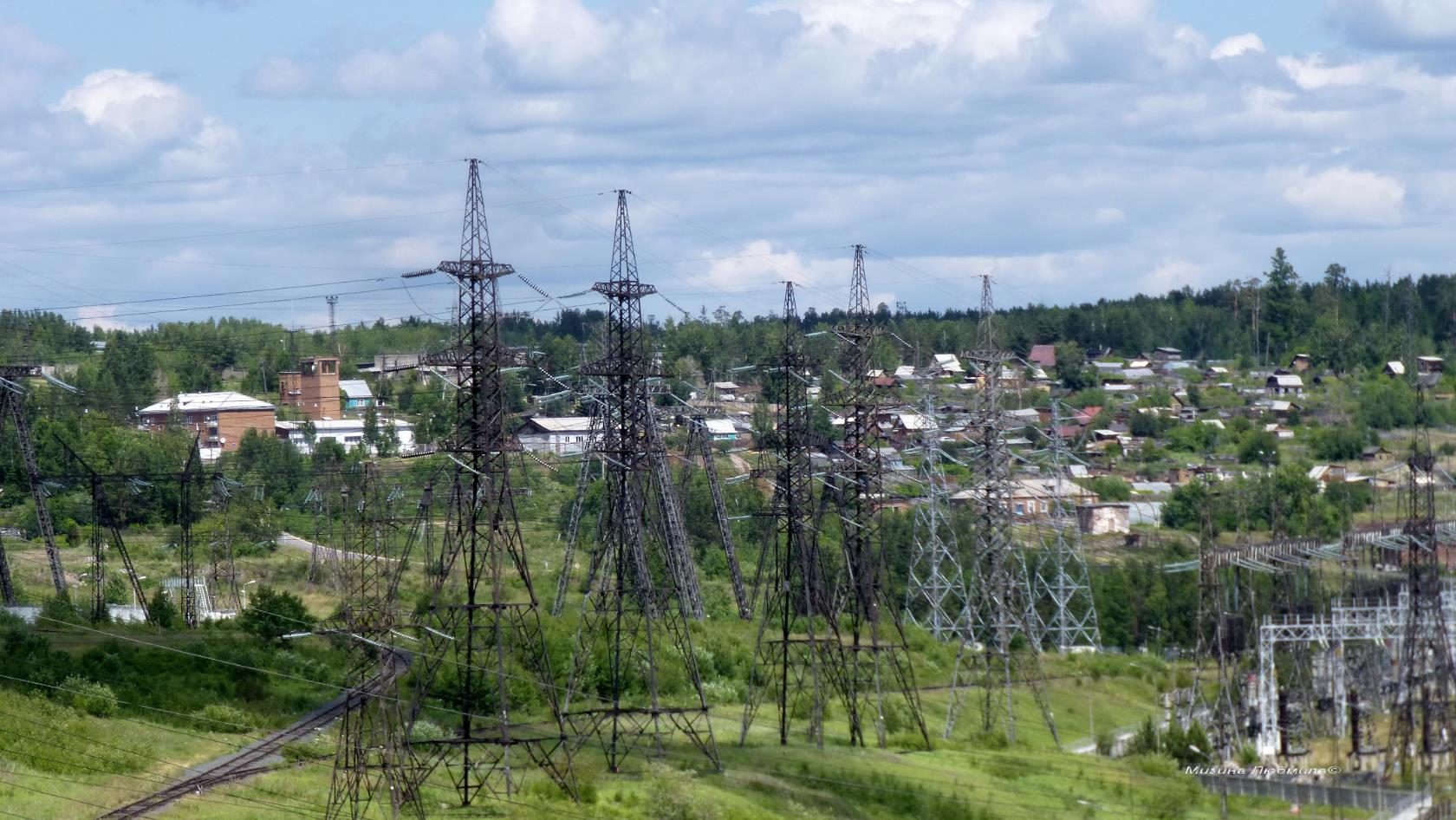 Поселок гэс. Усть Илимск ЛЭП. ЛЭП Братск. Электропередача дача. Дачи под ЛЭП.