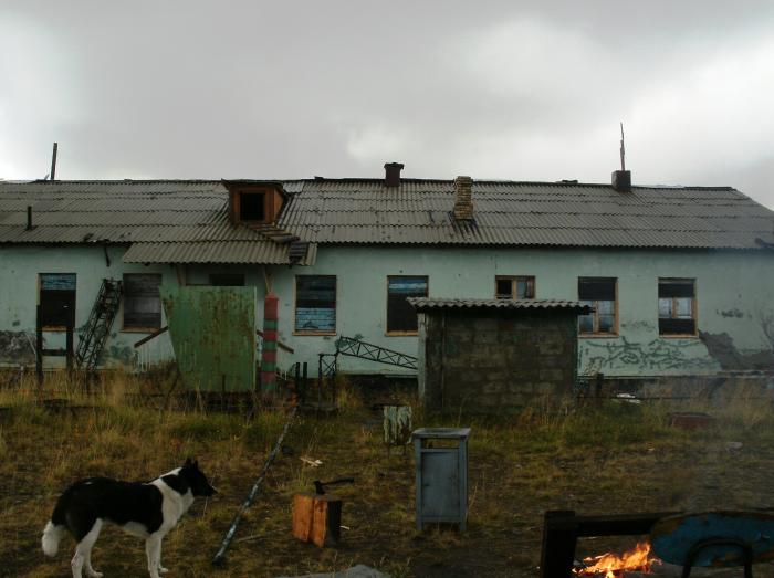 ворон заброшенная застава