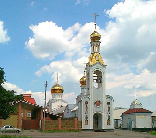 Погода ровеньки луганская. Свято Никольский храм Ровеньки Луганская. Храм в Ровеньках ЛНР. Ровеньки кафедральный собор. Ровеньки храм Рождества.