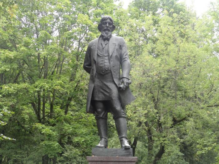 Памятник акиму мальцову в гусь хрустальном. Мальцов гусь хрустальный. Мальцов гусь хрустальный. Памятник акиму васильевичу мальцову. Памятник акиму мальцову.