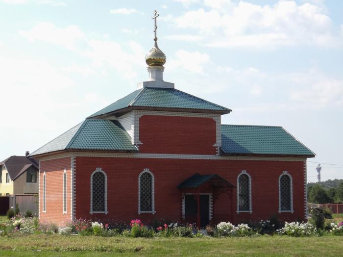 Погода в любучанах на неделю. Церковь Рождества Христова село Вишняково. Поселок Любучаны Чеховский район Московская. Луховицы Церковь Рождества Христова. Мещеряково храм Рождества Христова.