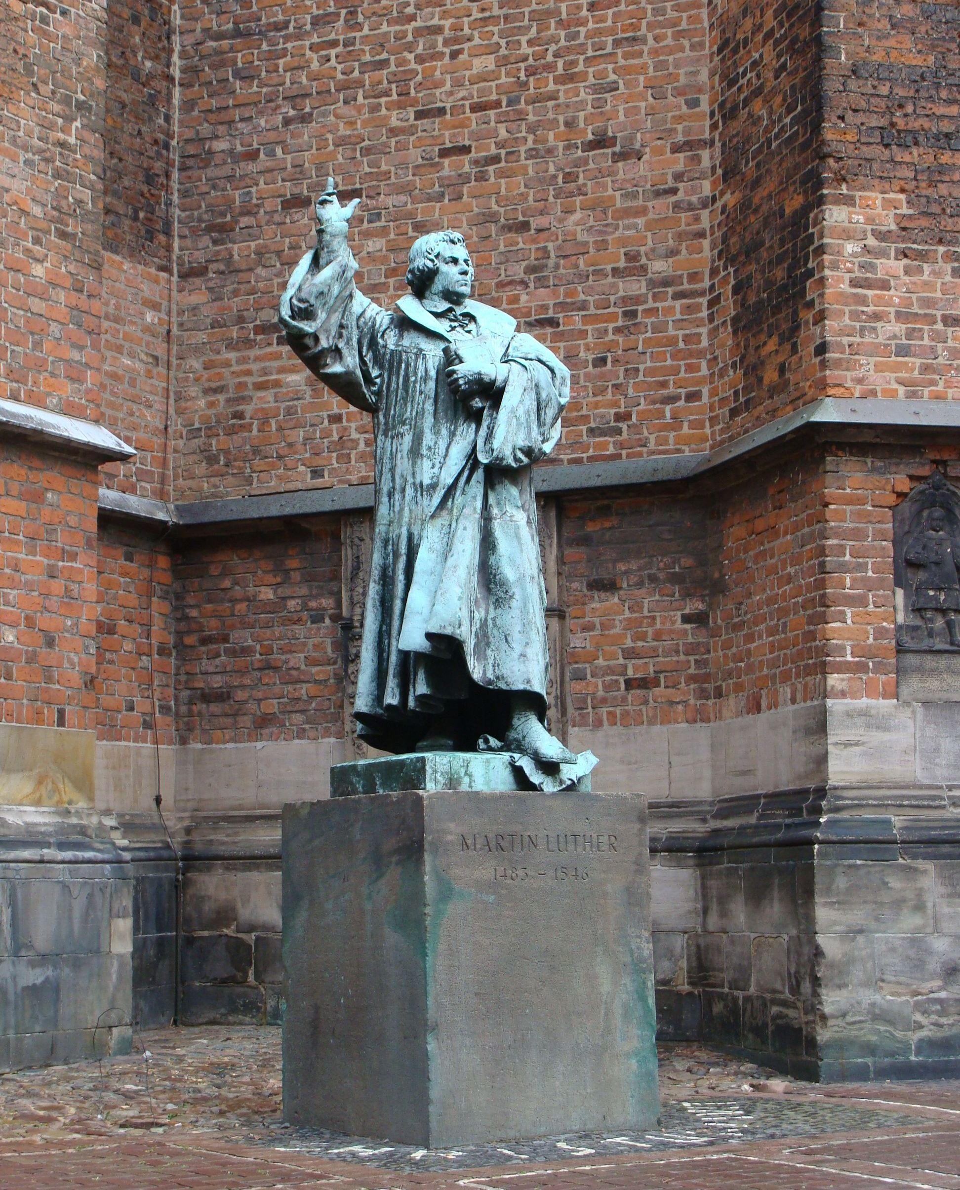 Martin Luther statue - Hanover