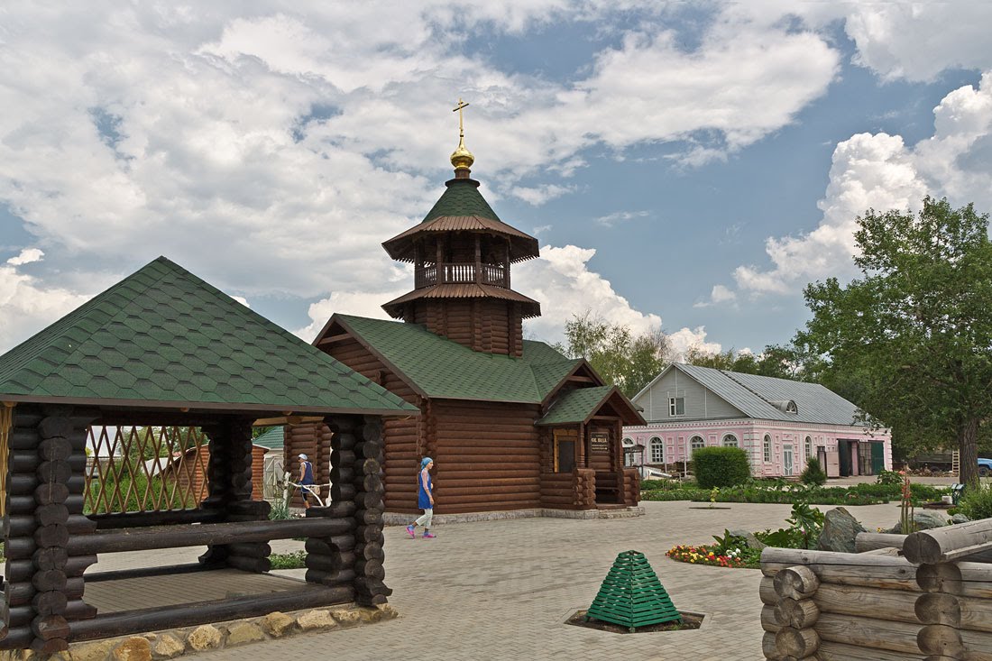 Село городище. Храм в Городище Оренбургской области. Храм Михаила Архангела Городище. Храм Архангела Михаила Оренбург. Оренбург село Городище Церковь.