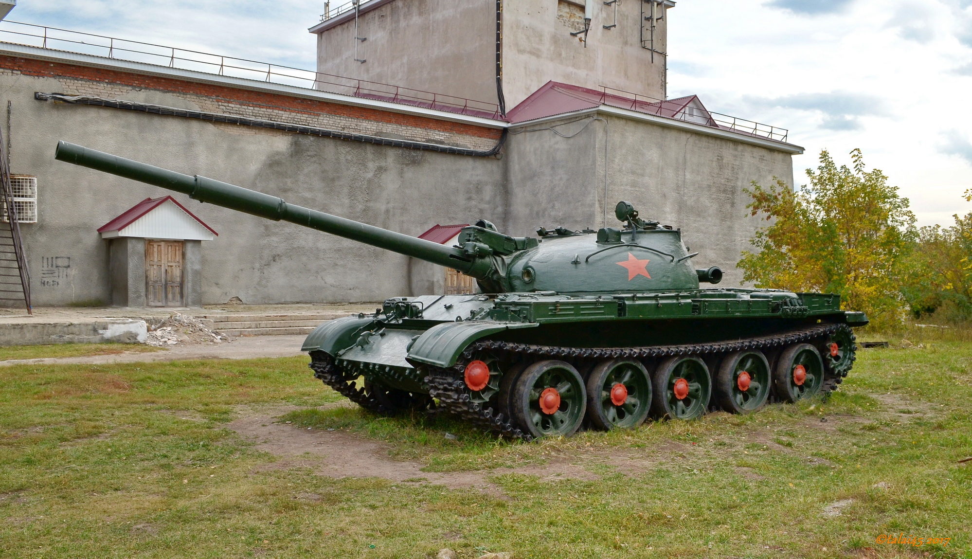 Танк т 62. Т-62 В музеях. Танк т62 Бердск. Танк т 62 Змеиногорск. Т 62 памятник.