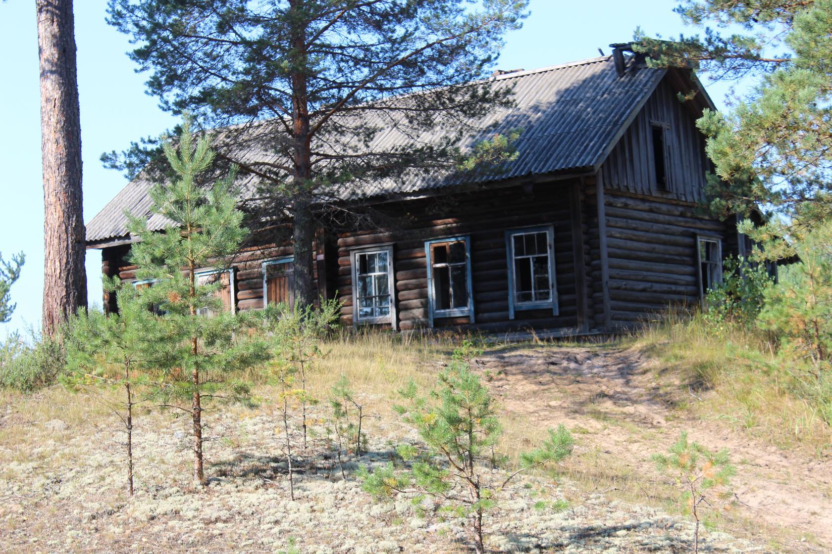 Пункт дом. Разрушенный домик лесника Борисова грива. Дом лесника. Домик лесничего. Домик лесника.