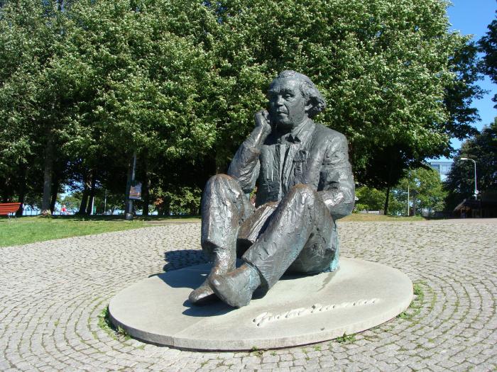 Gustav Ernesaks monument - Tallinn