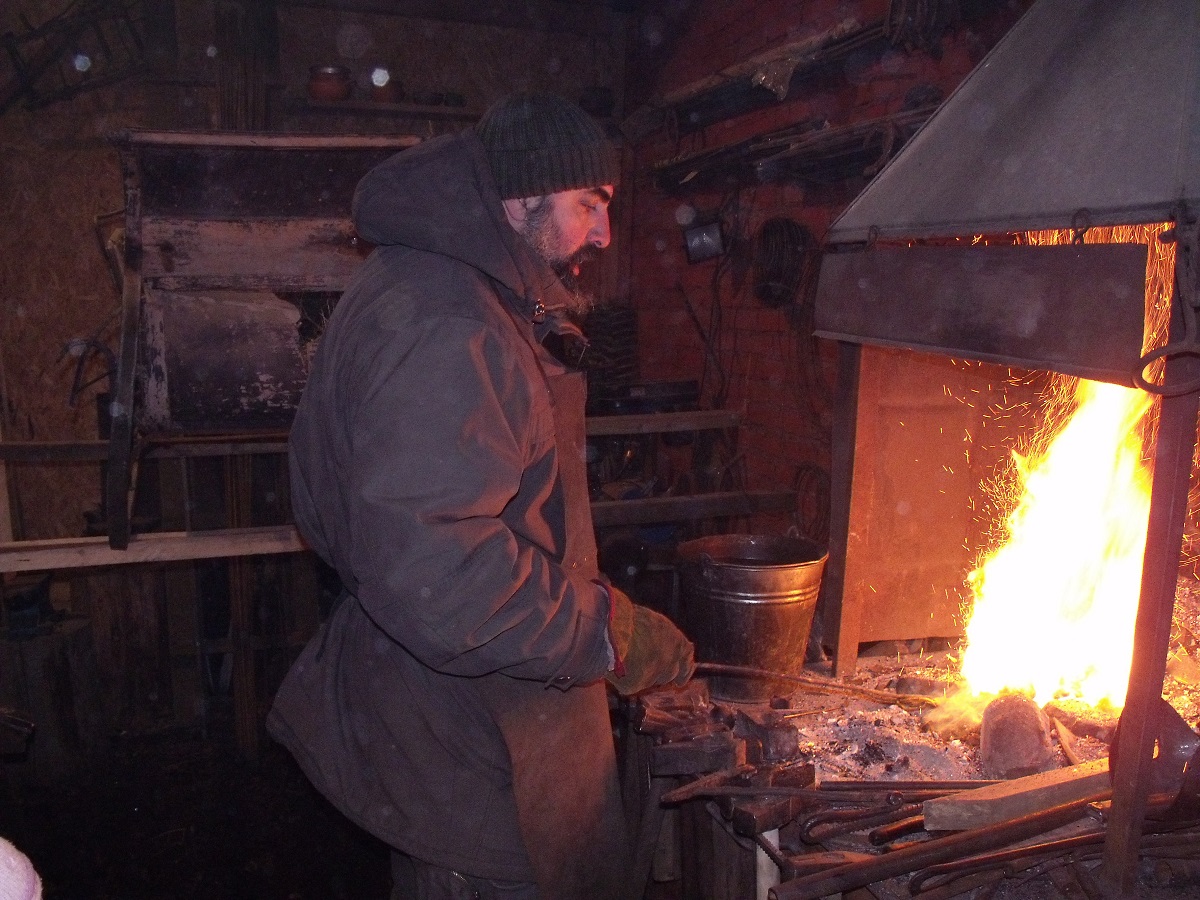 Погода кузнецы орловский. Кузница Истра. Смолино Сарапульский район кузница. Кузница Кстово. Кузнец.